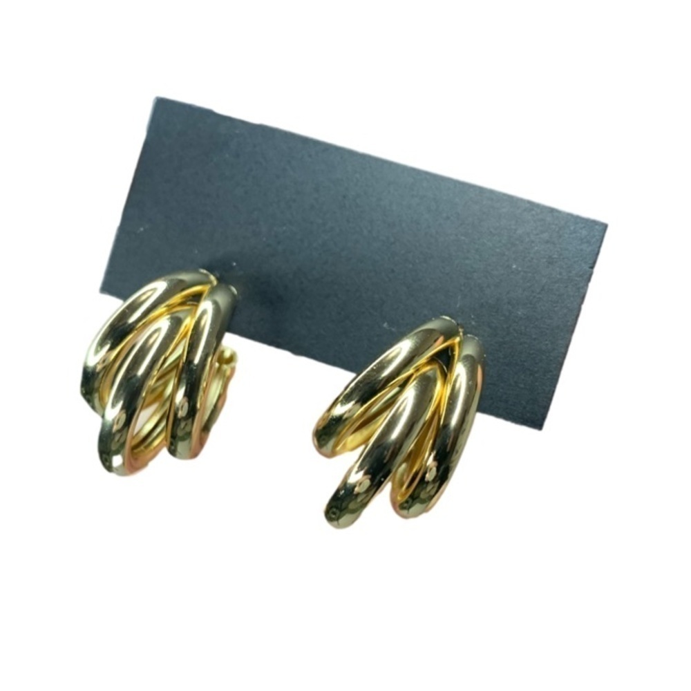 Layered gold hoops